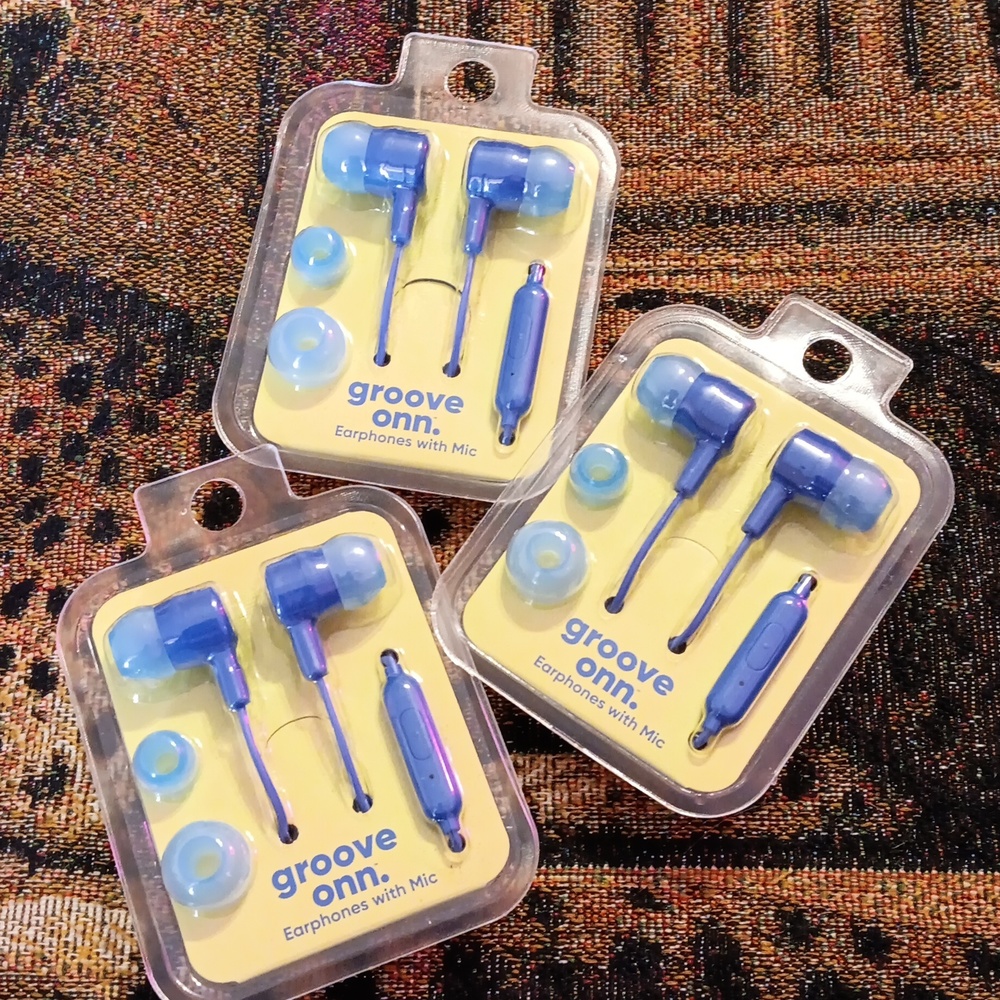 3 pairs ear buds with mic